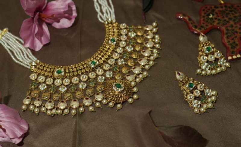 Elegant Rajwadi Pearl & Kundan Choker Set