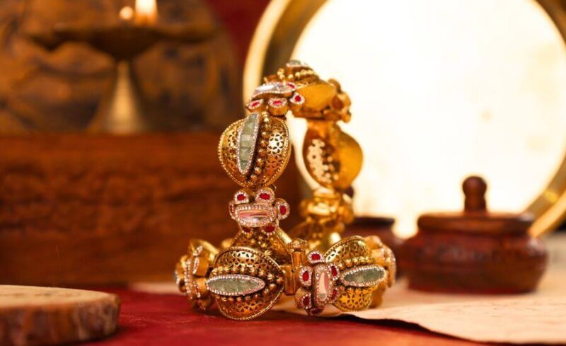 Regal Polki Gold Bangle