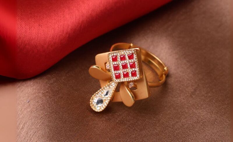 Bold Geometry Gold Polki Ring